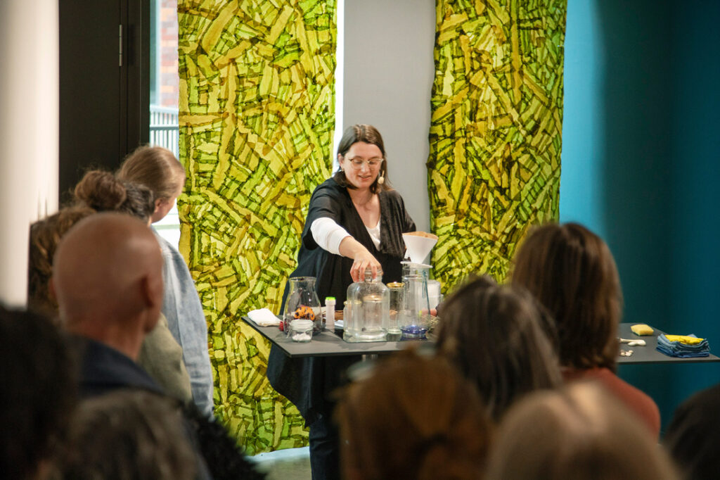 20250915 Opening GSH & Performance Jana Romanova